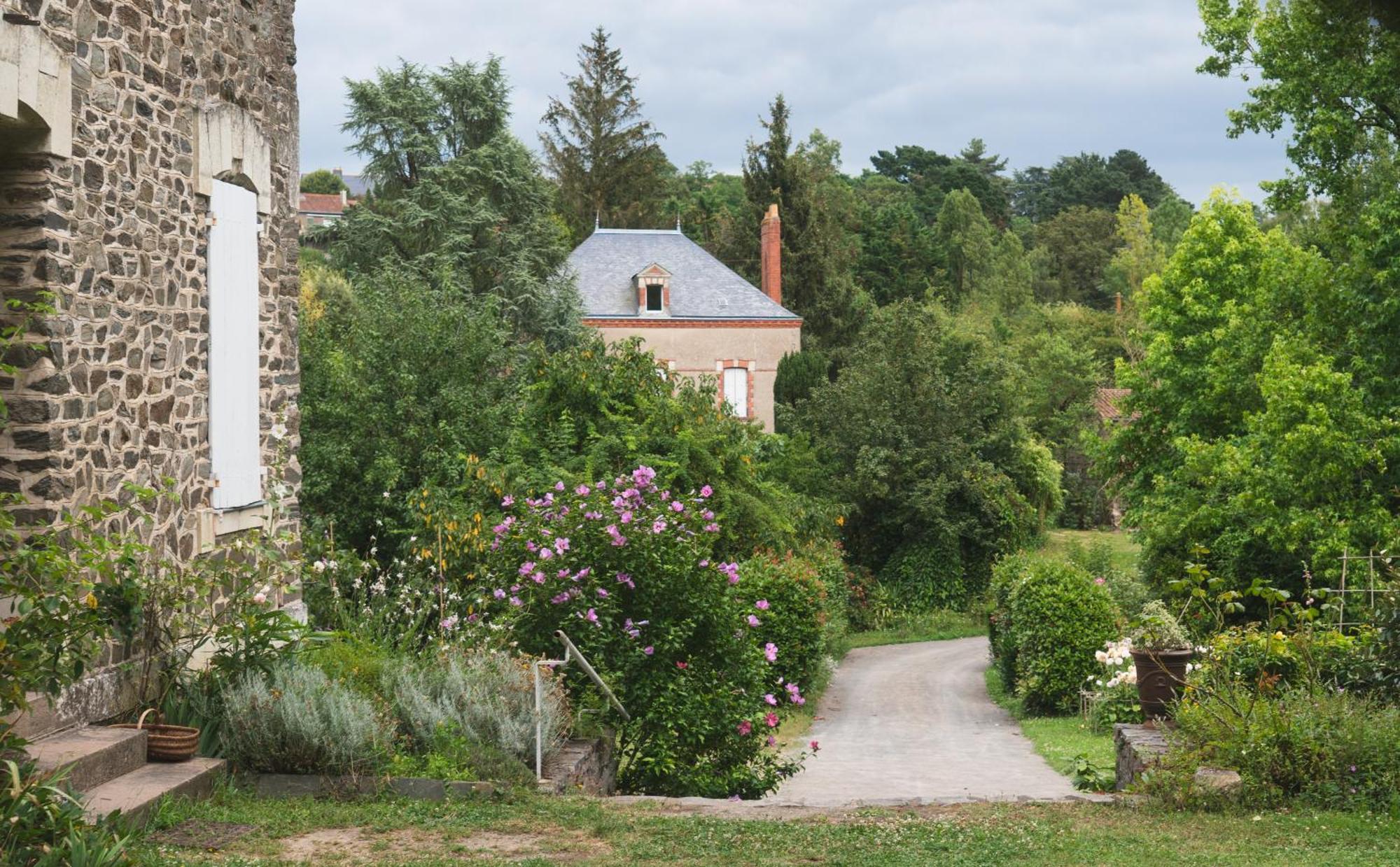 Maison D'Hotes La Bien-Aimee Montrevault Экстерьер фото